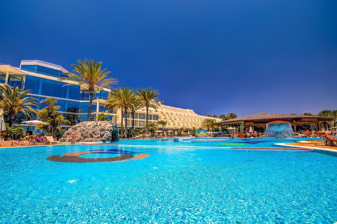 Imagen de la piscina del Hotel SBH Costa Calma Palace. Foto 15