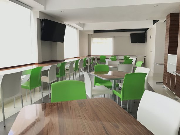 Imagen del bar/restaurante del Hotel SC HOTEL. Foto 4