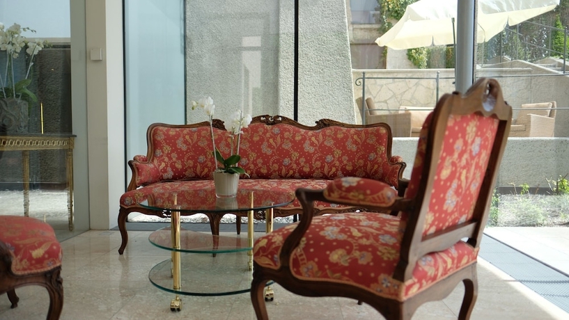 Imagen de los interiores del Hotel SCHLOSS MONCHSTEIN. Foto 18