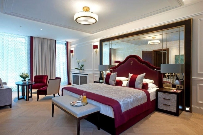 Imagen de la habitación del Hotel SCHLOSS MONCHSTEIN. Foto 14