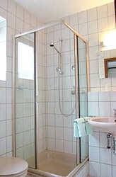 Imagen de la habitación del Hotel SCHLOSSBLICK, Hohenschwangau. Foto 3