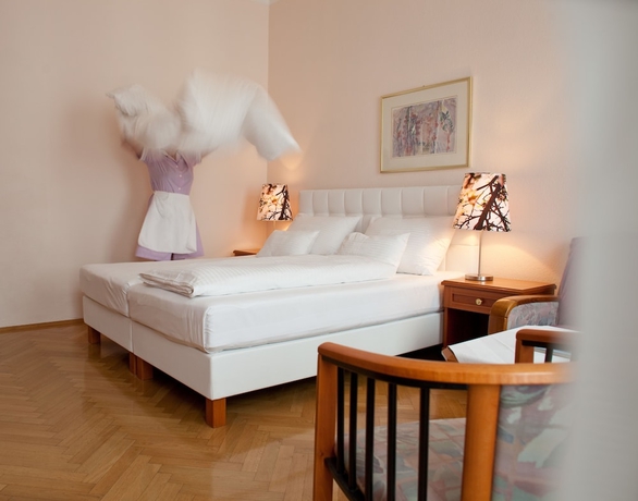 Imagen de la habitación del Hotel SCHWALBE. Foto 10