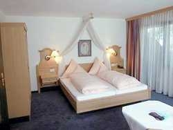 Imagen de la habitación del Hotel SCHWANGAUER HOF. Foto 3