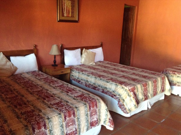 Imagen de la habitación del Hotel SEGEN HOTEL. Foto 5