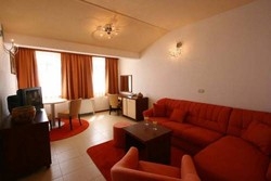 Imagen general del Hotel SEGET ESTATE Beachfront Oasis & Tradition. Foto 9