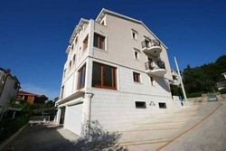 Imagen general del Hotel SEGET ESTATE Beachfront Oasis & Tradition. Foto 12