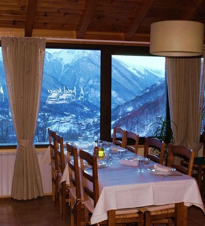 Imagen del bar/restaurante del Hotel SEIXES. Foto 2