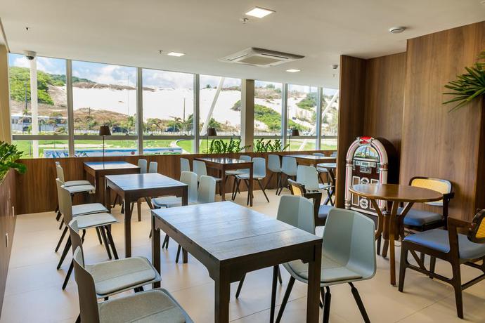 Imagen del bar/restaurante del Hotel SENAC BARREIRA ROXA. Foto 2