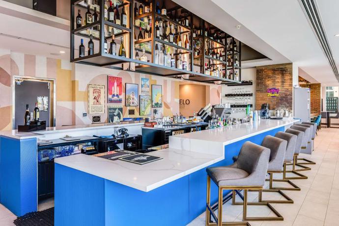 Imagen del bar/restaurante del Hotel SERENA Aventura Miami, Tapestry Collection by Hilton. Foto 2