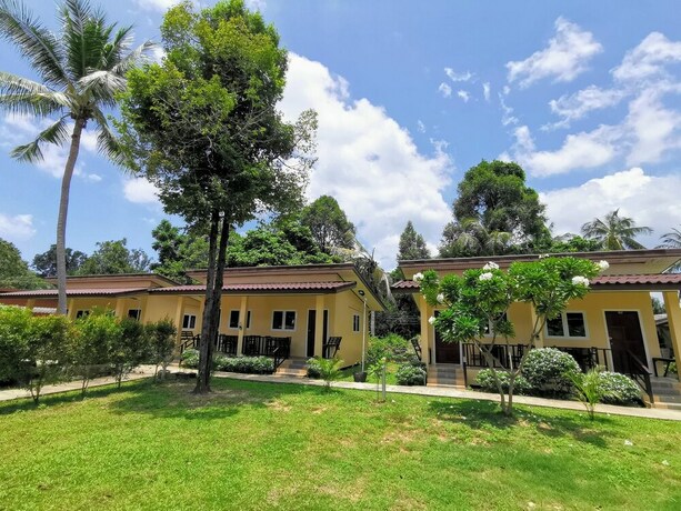 Imagen de los exteriores del Hotel SER-EN-DIP-I-TY. Foto 19