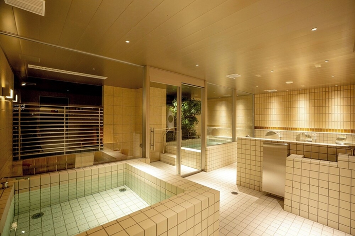 Imagen de la piscina del Hotel SETRE CANAL NAGOYA. Foto 15