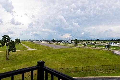 Imagen de la habitación del Hotel SEVEN Sebring Raceway. Foto 9