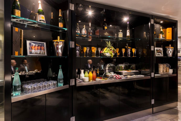 Imagen del bar/restaurante del Hotel SEZZ PARIS. Foto 3
