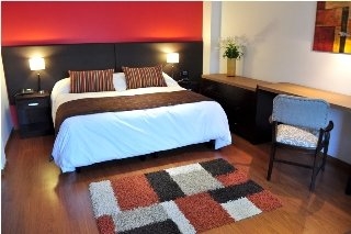 Imagen de la habitación del Hotel SF SUITES. Foto 4
