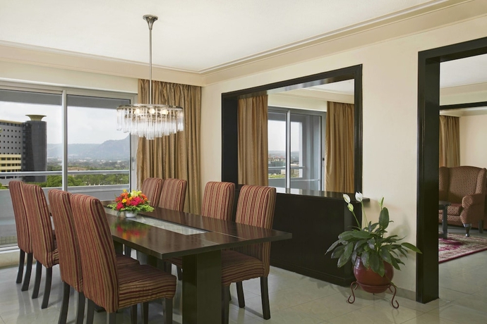 Imagen de la habitación del Hotel SHERATON ABUJA. Foto 12