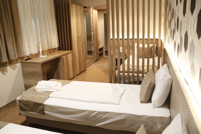 Imagen de la habitación del Hotel SHM-Mostar. Foto 2