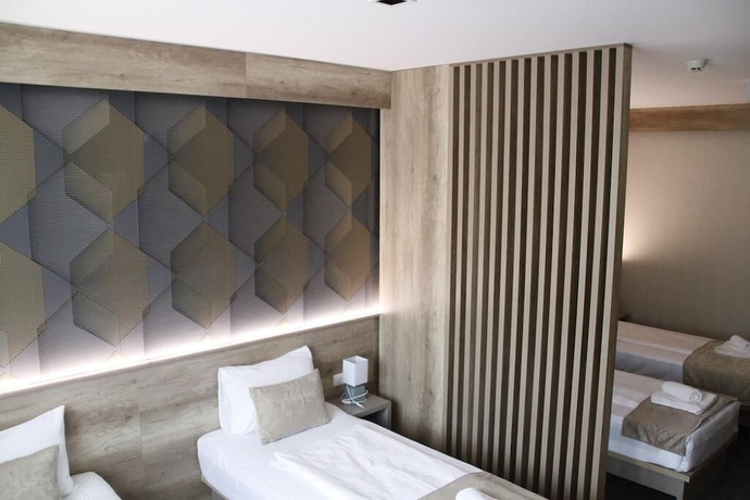 Imagen de la habitación del Hotel SHM-Mostar. Foto 5