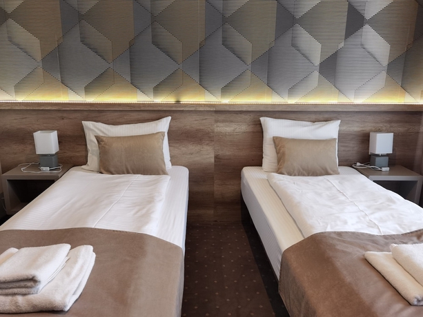 Imagen de la habitación del Hotel SHM-Mostar. Foto 11