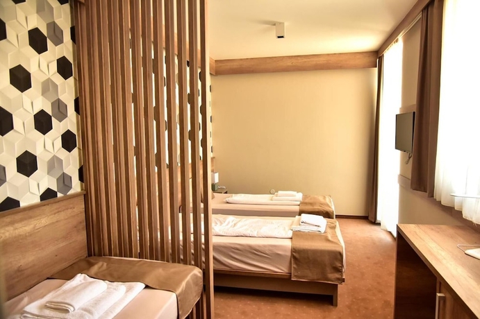 Imagen de la habitación del Hotel SHM-Mostar. Foto 12