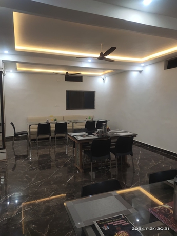 Imagen del bar/restaurante del Hotel SHREE SIDDHI VINAYAK HOTEL and RESTAURANT. Foto 4