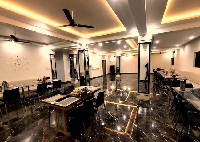 Imagen del bar/restaurante del Hotel SHREE SIDDHI VINAYAK HOTEL and RESTAURANT. Foto 5