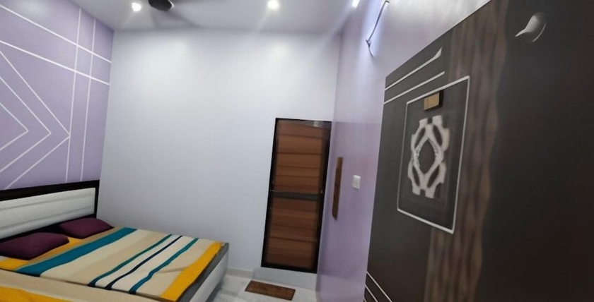 Imagen de la habitación del Hotel SHRI AYODHYA DHAM HOTEL AND RESTAURANT. Foto 5