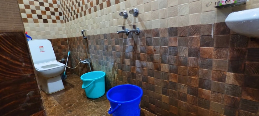 Imagen de la habitación del Hotel SHRI AYODHYA DHAM HOTEL AND RESTAURANT. Foto 12