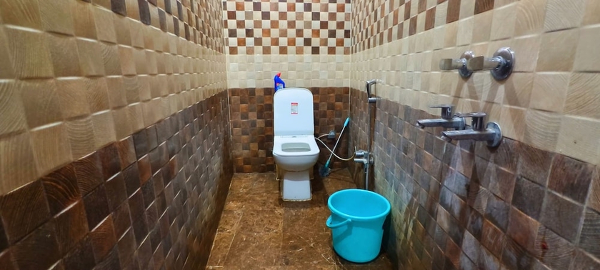 Imagen de la habitación del Hotel SHRI AYODHYA DHAM HOTEL AND RESTAURANT. Foto 13