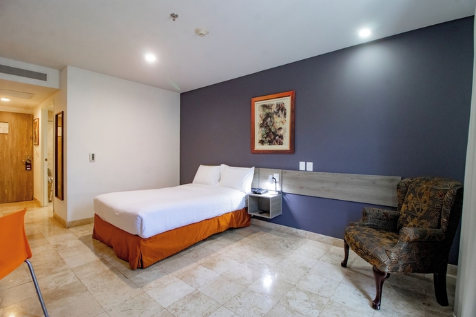 Imagen de la habitación del Hotel SI Chapala. Foto 7