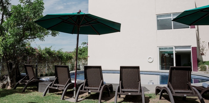 Imagen de la piscina del Hotel SI Chapala. Foto 15