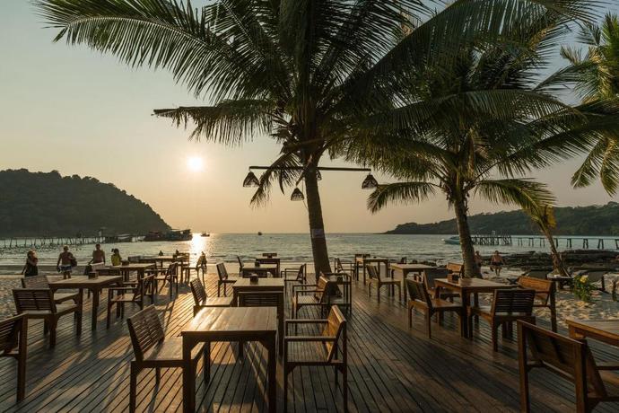 Imagen del bar/restaurante del Hotel SIAM BEACH RESORT KOH KOOD, KOH KOOD . Foto 2