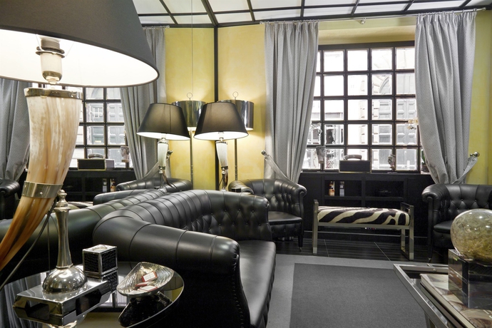 Imagen de los interiores del Hotel SIENA, Roma. Foto 10