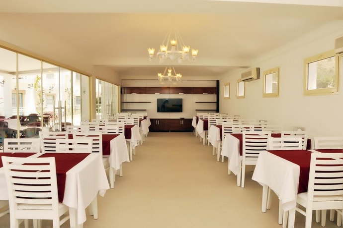 Imagen general del Hotel SIESTA BEACH APARTMENTS. Foto 8