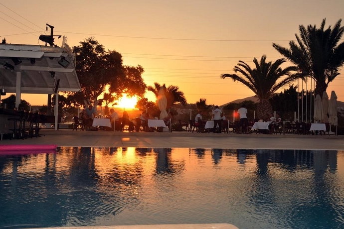 Imagen general del Hotel SIESTA BEACH APARTMENTS. Foto 12