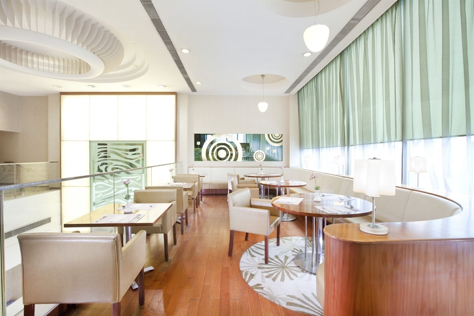 Imagen del bar/restaurante del Hotel SILKA WEST KOWLOON. Foto 4