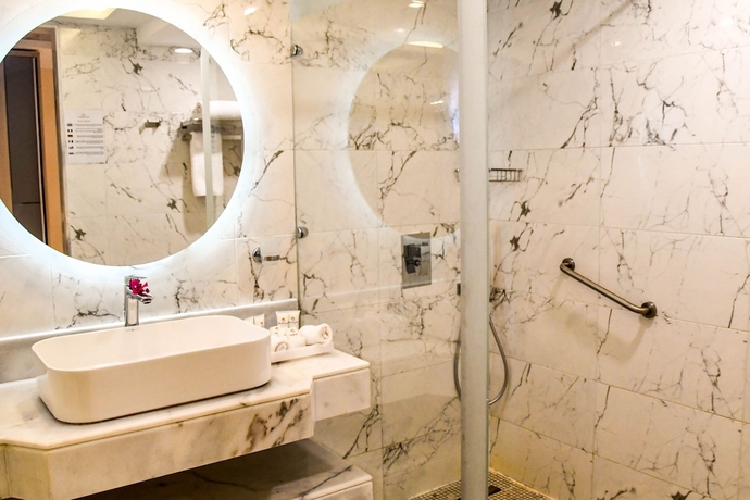Imagen de la habitación del Hotel SIRENA BEACH RESORT and SPA. Foto 14