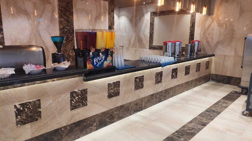 Imagen del bar/restaurante del Hotel SIRENA BEACH RESORT and SPA. Foto 7
