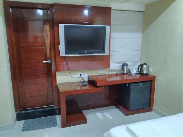 Imagen de la habitación del Hotel SJR. Foto 6