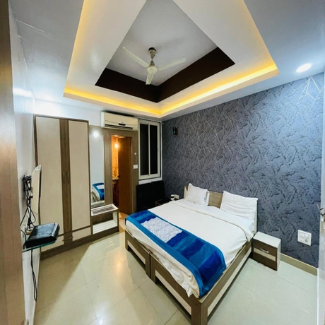 Imagen de la habitación del Hotel SKG Royal Palace. Foto 6