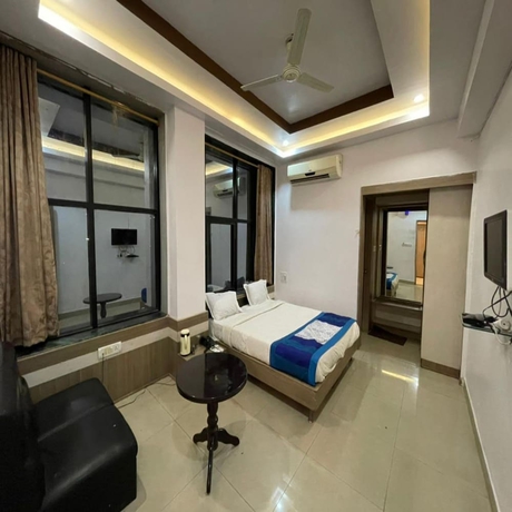 Imagen de la habitación del Hotel SKG Royal Palace. Foto 8