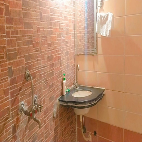 Imagen de la habitación del Hotel SKG Royal Palace. Foto 14