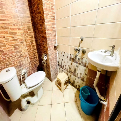 Imagen de la habitación del Hotel SKG Royal Palace. Foto 16