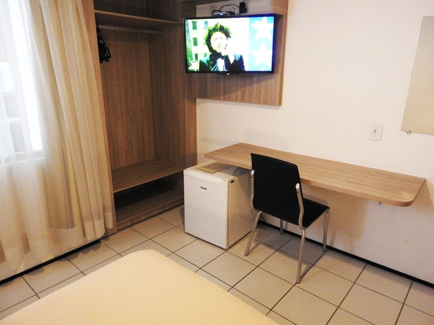 Imagen de la habitación del Hotel SKINA EXPRESS. Foto 10