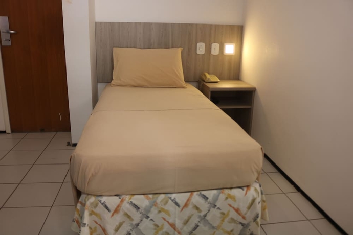 Imagen de la habitación del Hotel SKINA EXPRESS. Foto 14