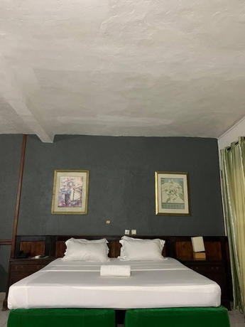 Imagen de la habitación del Hotel SKY Bonapriso. Foto 12