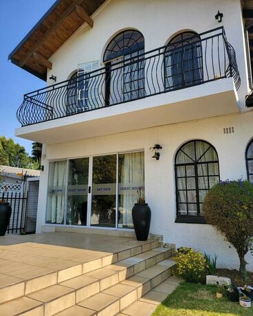 Imagen general del Hotel SKY VIEW GUEST HOUSE RANDPARK IDGE. Foto 6