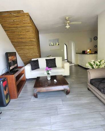 Imagen general del Hotel SKY VIEW GUEST HOUSE RANDPARK IDGE. Foto 7