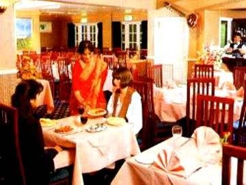 Imagen del bar/restaurante del Hotel SKYWAYS, Slough. Foto 7