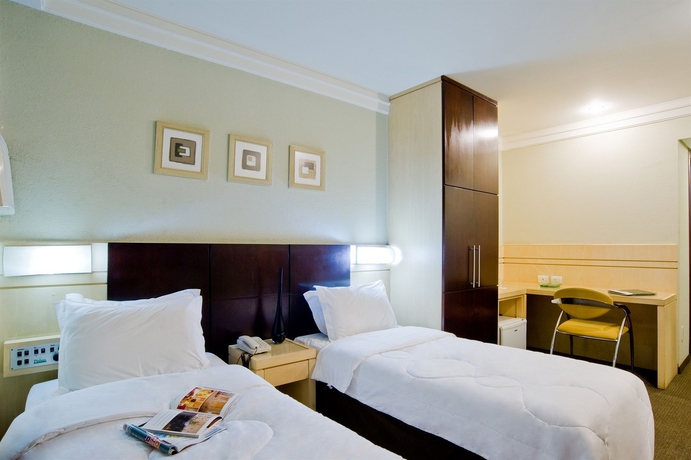 Imagen de la habitación del Hotel SLAVIERO EXECUTIVE PINHAIS. Foto 9