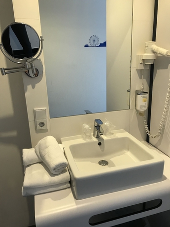 Imagen de la habitación del Hotel SLEEEP Hotel Wiener Neudorf. Foto 15